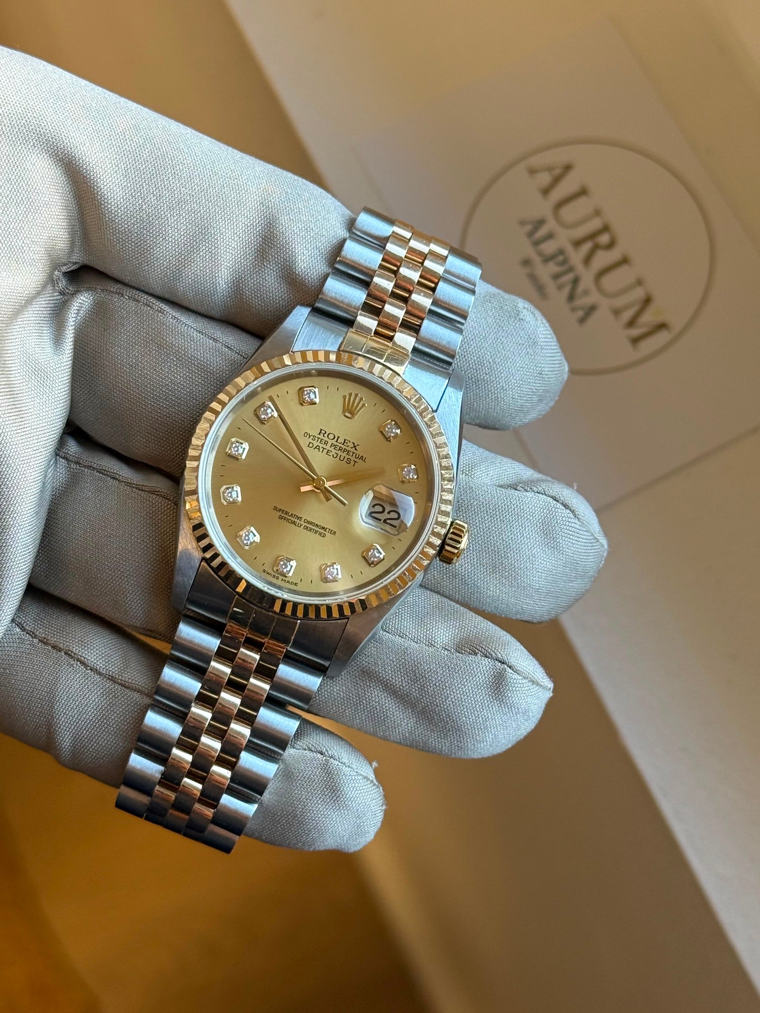 Rolex Datejust 16233 - Champagne Diamond Dial